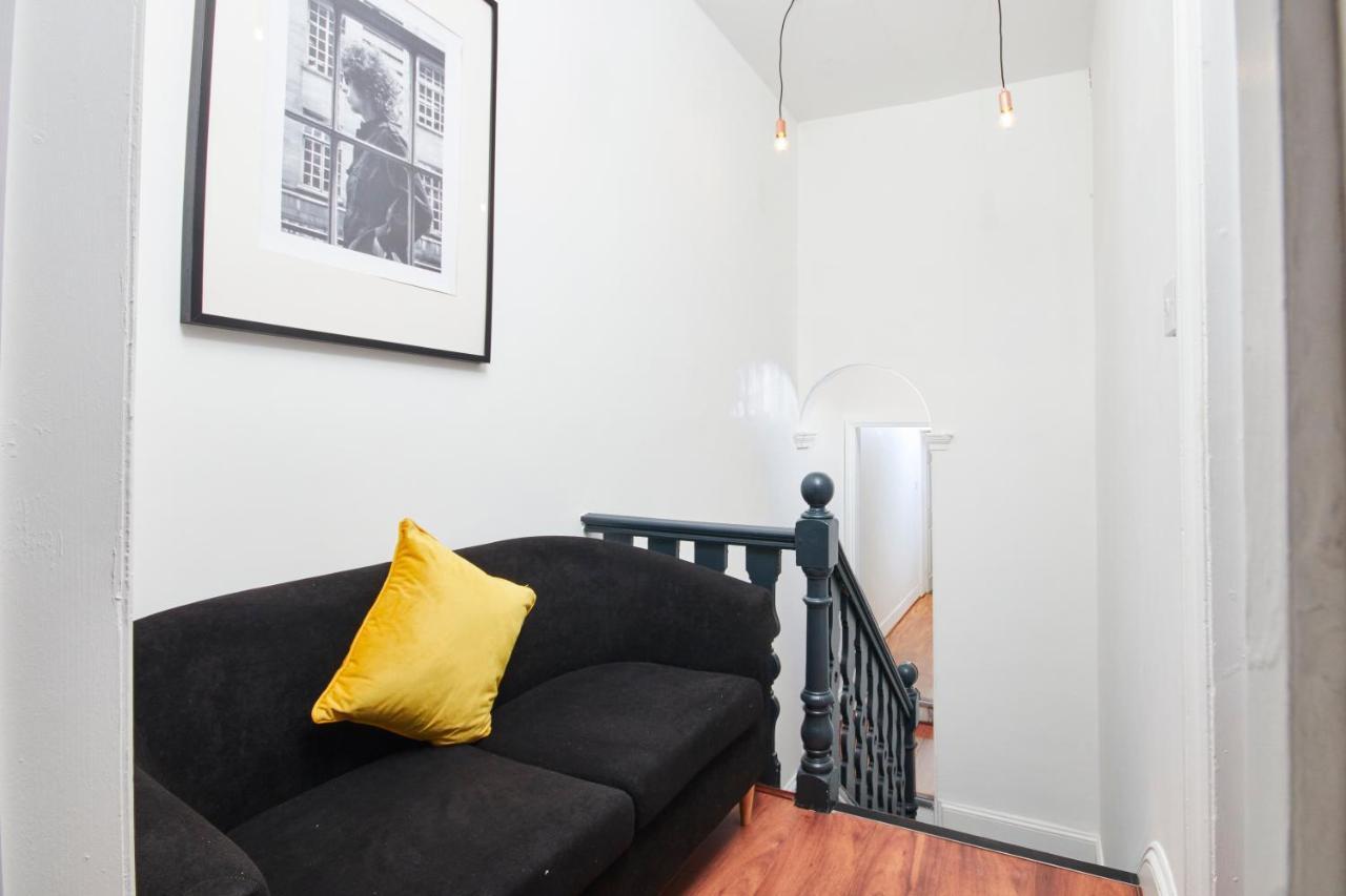 5 Bed House In Leamington Spa Perfect For Contractors With 7 Beds By Purestay - 14 Night Min! المظهر الخارجي الصورة
