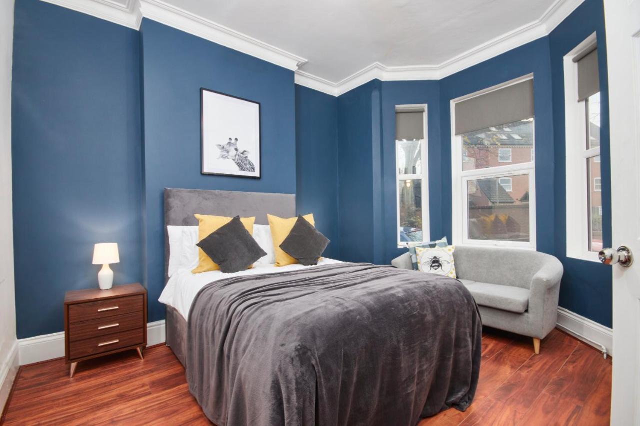 5 Bed House In Leamington Spa Perfect For Contractors With 7 Beds By Purestay - 14 Night Min! المظهر الخارجي الصورة