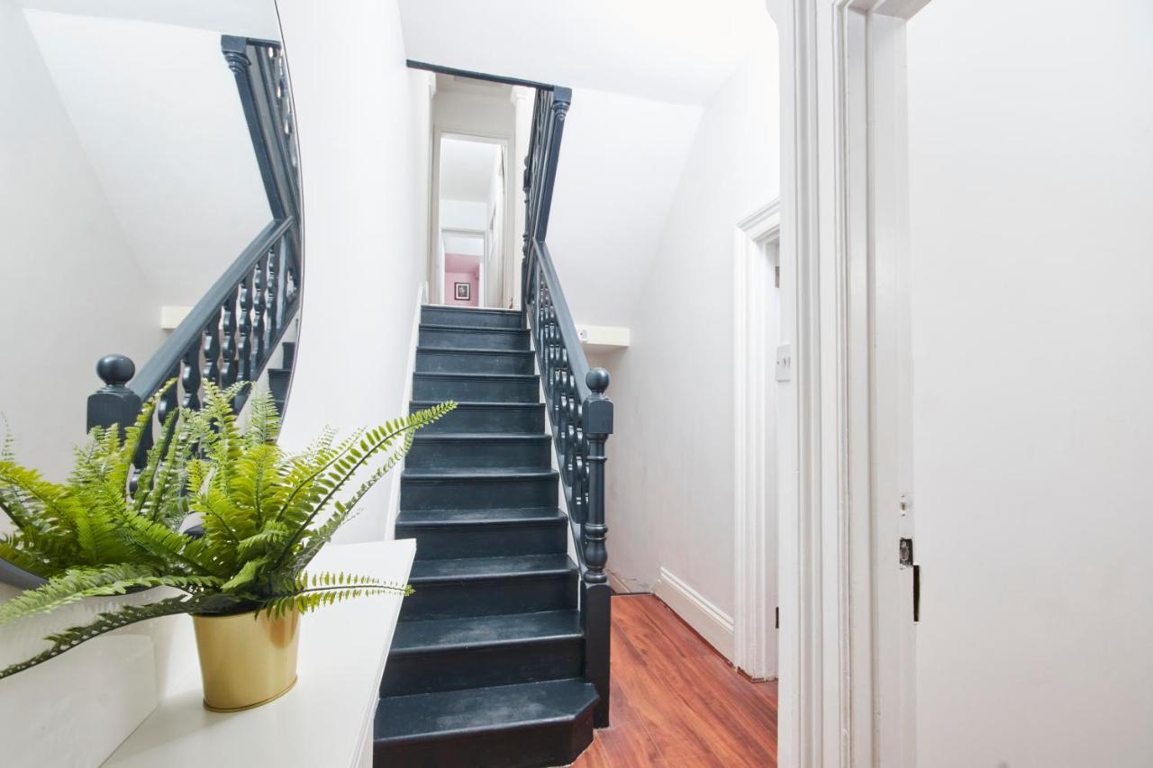 5 Bed House In Leamington Spa Perfect For Contractors With 7 Beds By Purestay - 14 Night Min! المظهر الخارجي الصورة